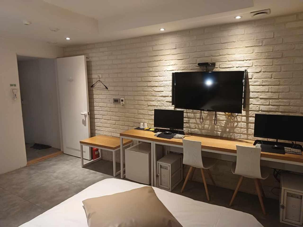 Hotel Yaja Hwajeong Station 고양 외부 사진